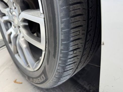 Used 2023 GMC Terrain Denali w/ Denali Premium Package image 11