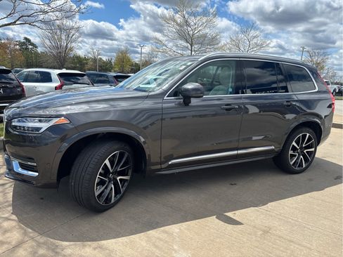 Used 2023 Volvo XC90 B6 Plus AWD/4WD image 3