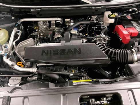 Used 2025 Nissan Rogue S image 34