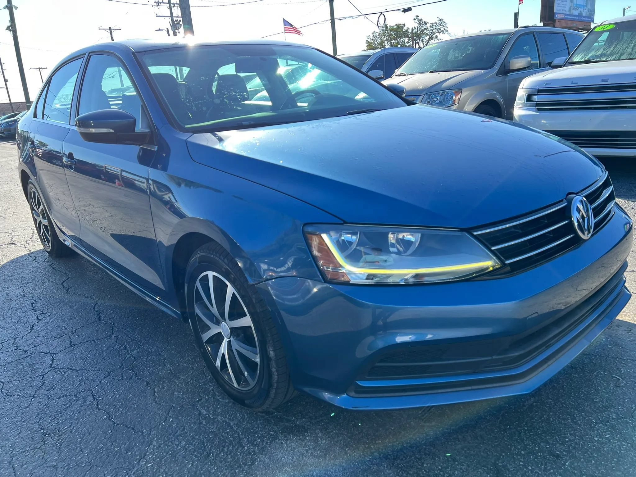 Used 2017 Volkswagen Jetta SE FWD image 4