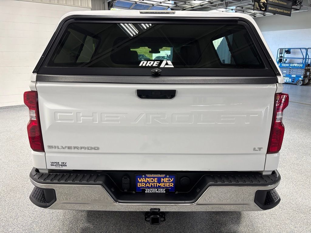 Used 2024 Chevrolet Silverado 1500 LT AWD/4WD image 6