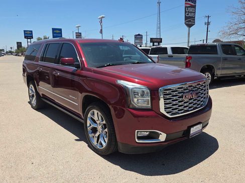Used 2018 GMC Yukon XL Denali w/ Denali Ultimate Package AWD/4WD image 2