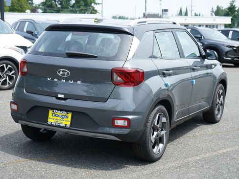 New 2025 Hyundai Venue Limited image 5