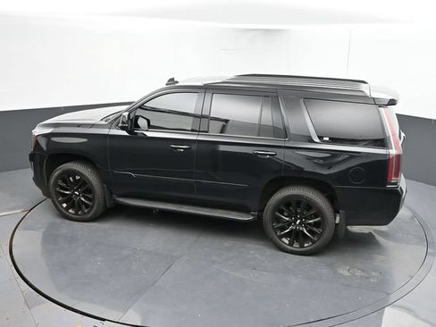 Used 2020 Cadillac Escalade Luxury w/ Escalade Sport Edition AWD/4WD image 43