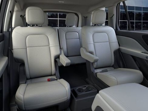 New 2026 Lincoln Aviator 2WD image 11