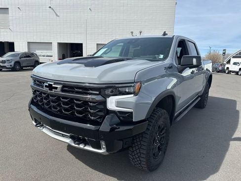 Used 2025 Chevrolet Silverado 1500 ZR2 w/ Technology Package image 18