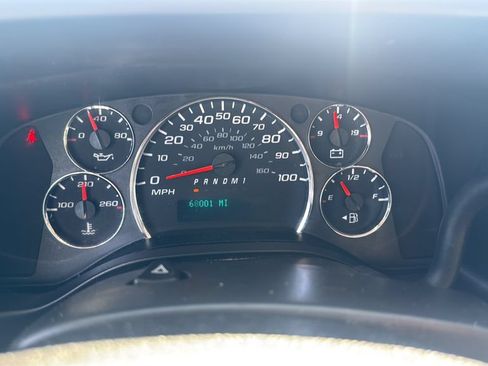 Used 2016 Chevrolet Express 3500 RWD image 22