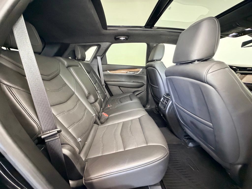 Used 2018 Cadillac XT5 Platinum w/ Driver Assist Package AWD/4WD image 7