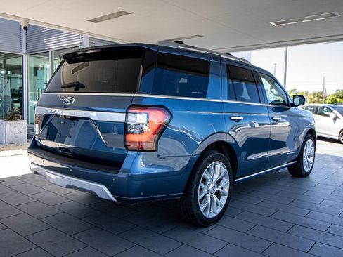 Used 2019 Ford Expedition Platinum image 2