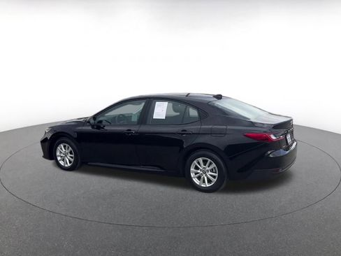 Used 2025 Toyota Camry LE image 11