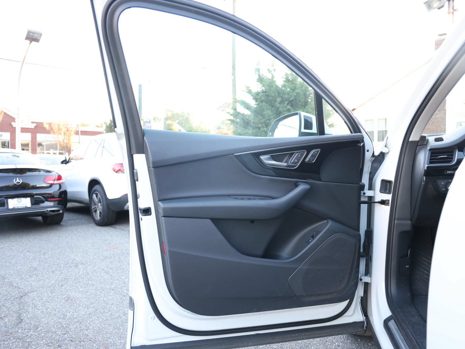Used 2019 Audi Q7 3.0T Premium w/ Cold Weather Package AWD/4WD image 25