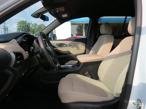 Used 2023 Chevrolet Traverse LS AWD/4WD image 13