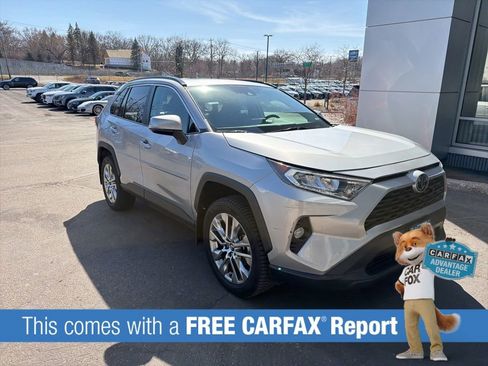 Used 2021 Toyota RAV4 XLE Premium image 2