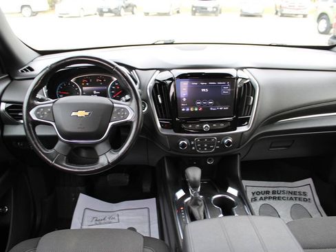 Used 2022 Chevrolet Traverse LT w/ LPO, Floor Liner Package AWD/4WD image 11