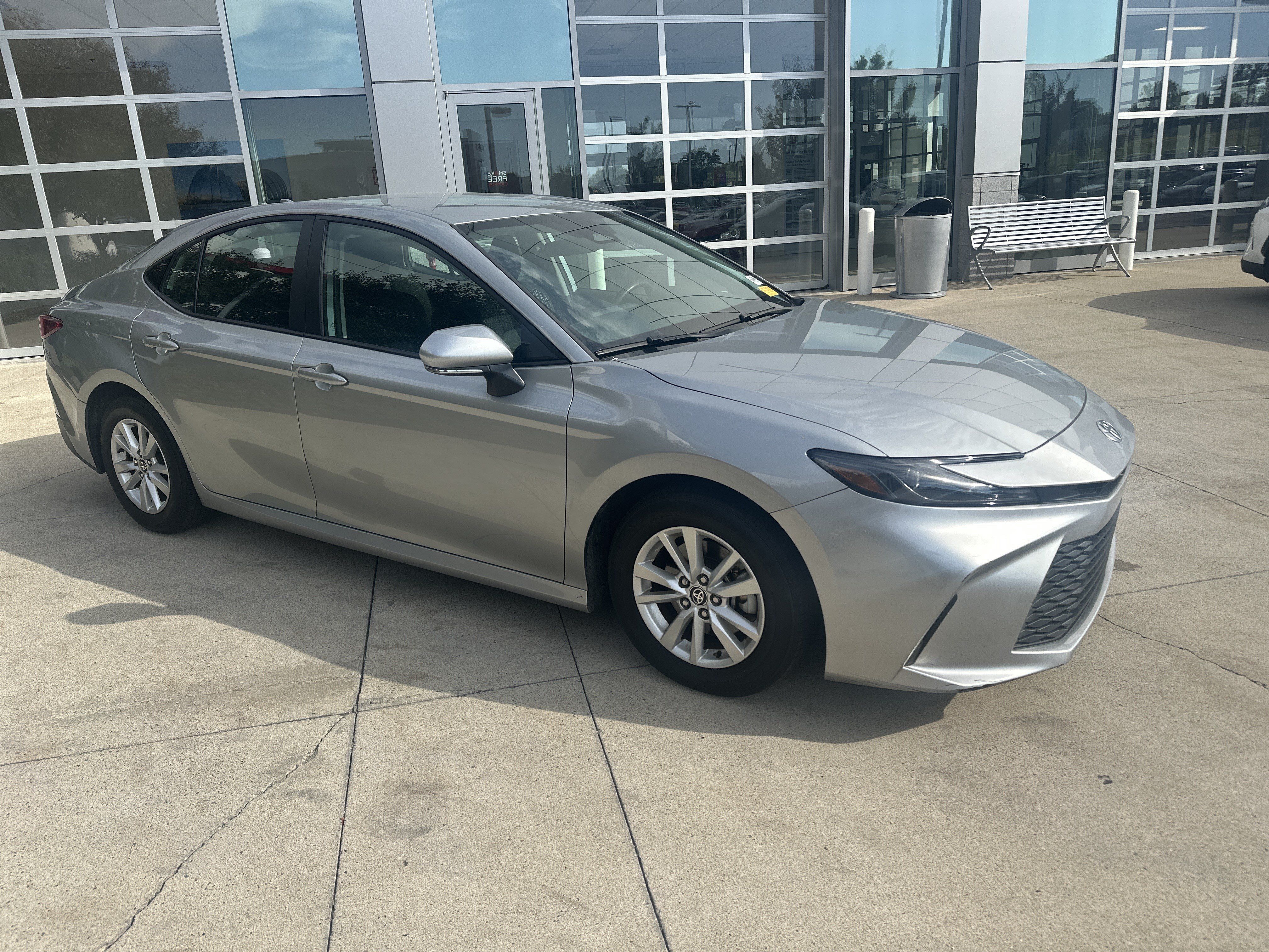Used 2025 Toyota Camry LE FWD image 2