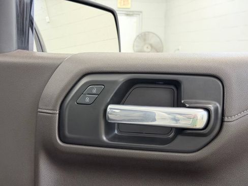Used 2021 GMC Sierra 1500 SLT w/ SLT Premium Package AWD/4WD image 35