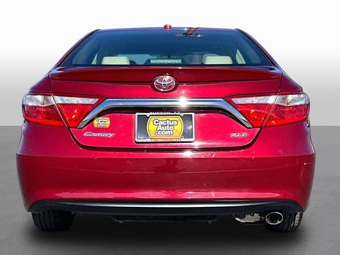 Used 2017 Toyota Camry XLE w/ Moonroof Package FWD image 3