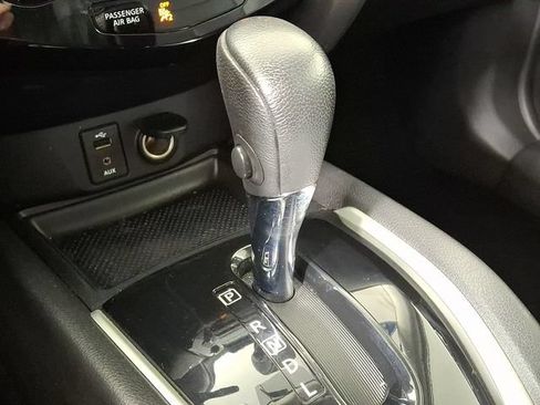 Used 2016 Nissan Rogue SL AWD/4WD image 16
