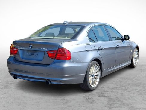 Used 2011 BMW 335i xDrive Sedan AWD/4WD image 6