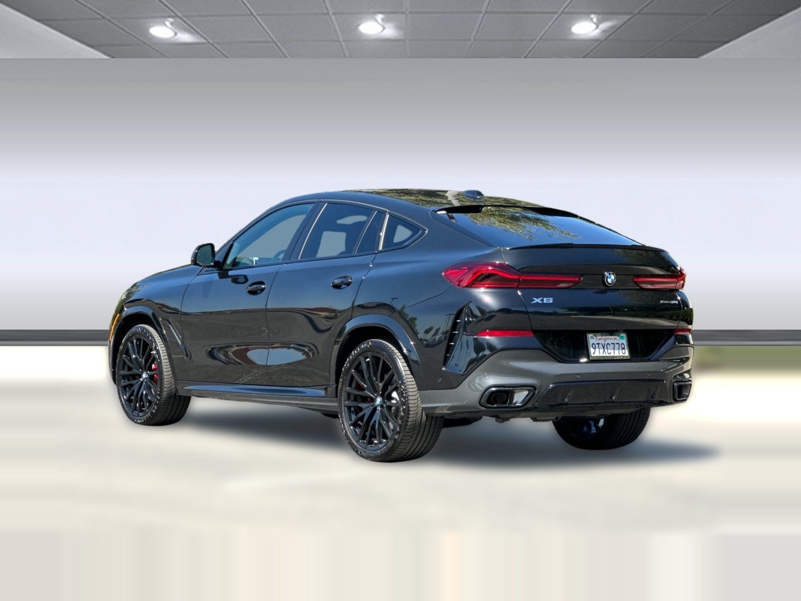 Used 2026 BMW X6 xDrive40i AWD/4WD image 3