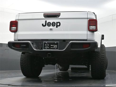 Used 2023 Jeep Gladiator Sport image 28