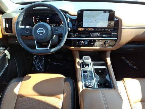 Certified 2023 Nissan Pathfinder Platinum AWD/4WD image 17