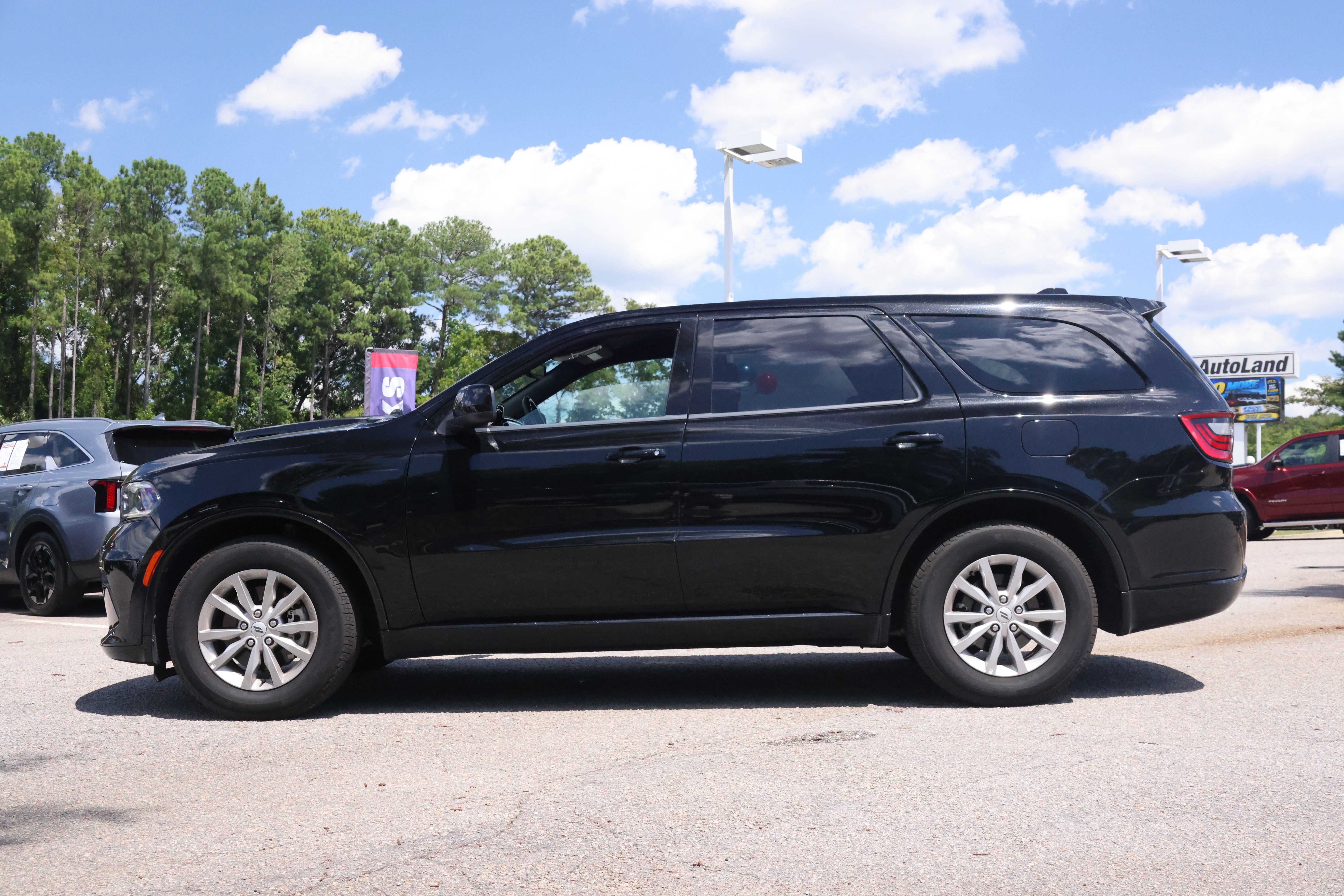 Used 2025 Dodge Durango GT RWD image 2