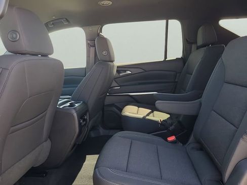 New 2026 Chevrolet Traverse LT image 8