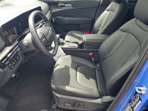 New 2026 Kia Sportage EX w/ EX Panorama Roof Package image 5