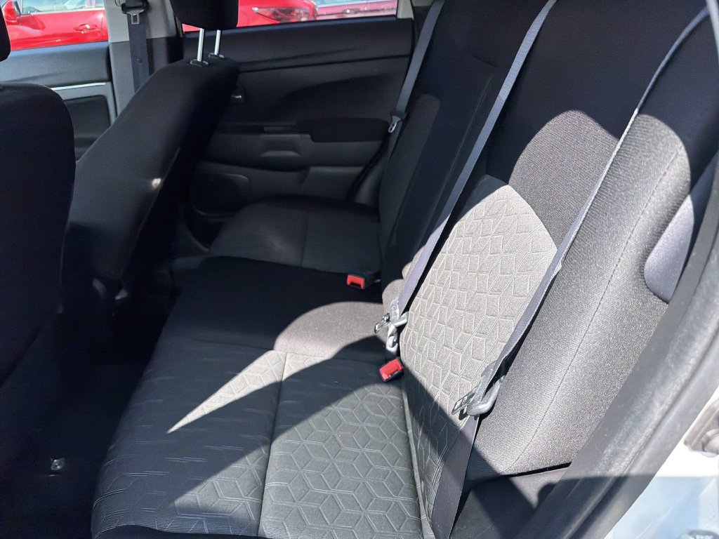 Used 2020 Mitsubishi Outlander Sport ES AWD/4WD image 13