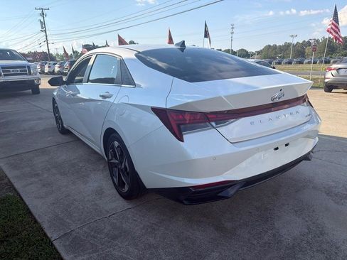 Used 2022 Hyundai Elantra Limited FWD image 7