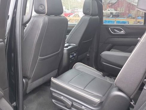 Used 2023 Chevrolet Tahoe Premier w/ Premium Package 2 AWD/4WD image 14