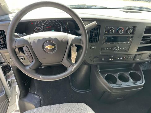 Certified 2025 Chevrolet Express 3500 LT w/ LT Preferred Equipment Group RWD image 8