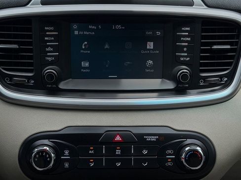 Used 2020 Kia Sorento LX FWD image 19