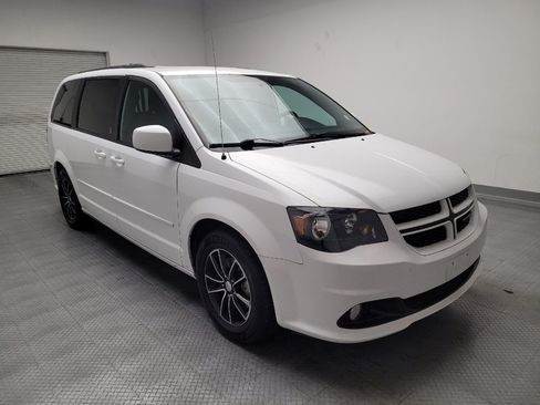 Used 2017 Dodge Grand Caravan GT image 13