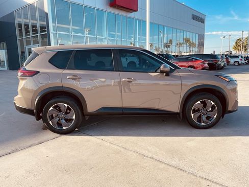 Certified 2024 Nissan Rogue SV image 2
