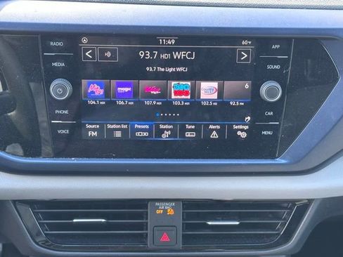 Used 2022 Volkswagen Taos SE image 22