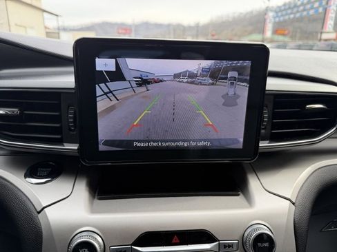 Used 2022 Ford Explorer XLT w/ Equipment Group 202A image 32