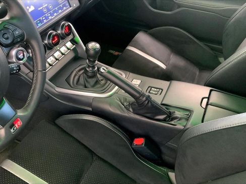 Used 2025 Toyota GR86 Premium RWD image 17