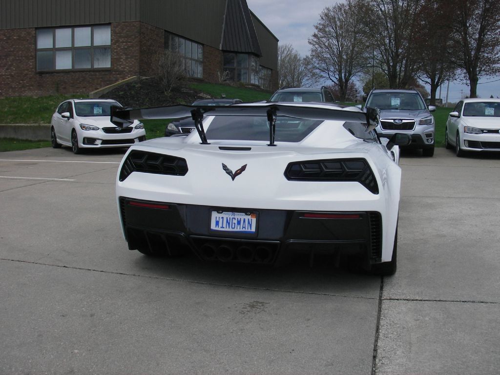Used 2016 Chevrolet Corvette Z06 w/ 3LZ Preferred Equipment Group RWD image 6