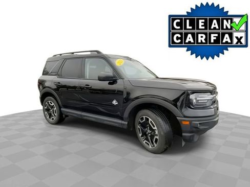 Used 2021 Ford Bronco Sport Outer Banks w/ Outer Banks Package image 2
