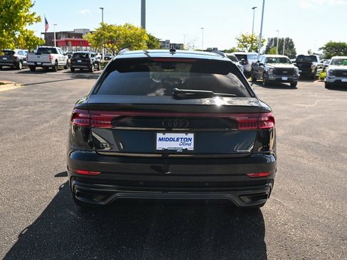 Used 2022 Audi Q8 Premium Plus image 6