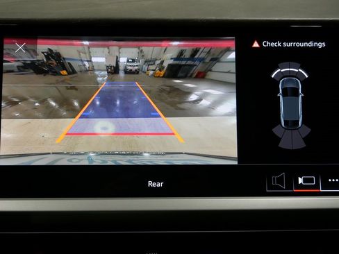 Used 2023 Audi Q4 e-tron Premium image 18