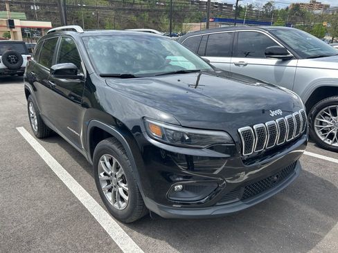 Used 2021 Jeep Cherokee Latitude Plus w/ Mopar Interior Package image 1
