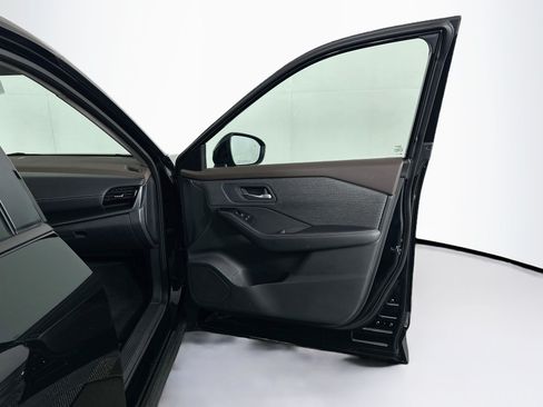 Used 2022 Nissan Rogue SV AWD/4WD image 30