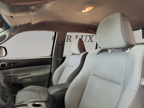 Used 2012 Toyota Tacoma PreRunner w/ TRD Sport Pkg RWD image 9