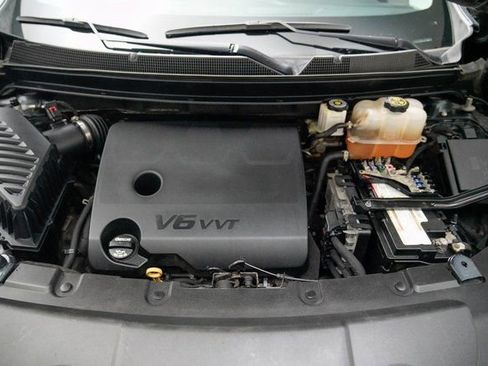 Used 2018 Chevrolet Traverse LT w/ LPO, Black Accent Package image 17