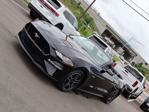 Used 2019 Ford Mustang GT Premium RWD image 3
