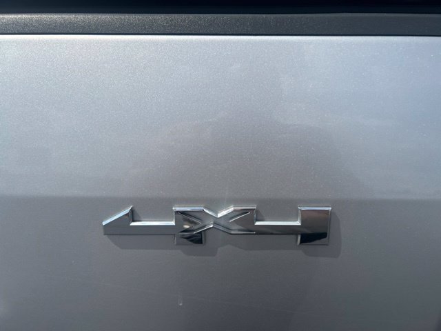 Used 2015 GMC Canyon SLE AWD/4WD image 13