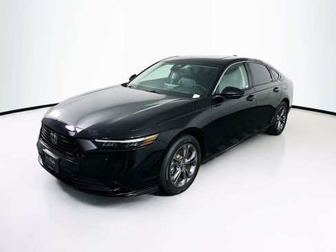 Used 2025 Honda Accord EX-L image 3